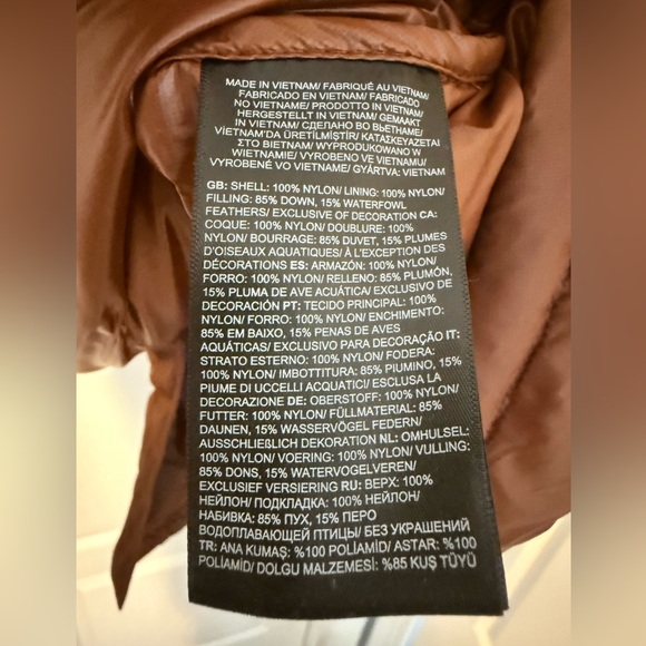 The North Face Women's Dark Oak Belted Puffer Jacket - Picture 15 of 16